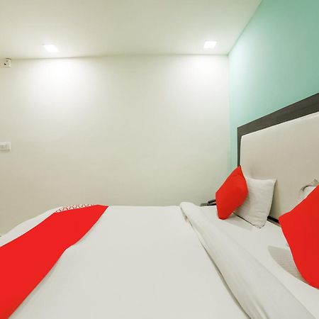 My Comfortable Hotel Új-Delhi Kültér fotó