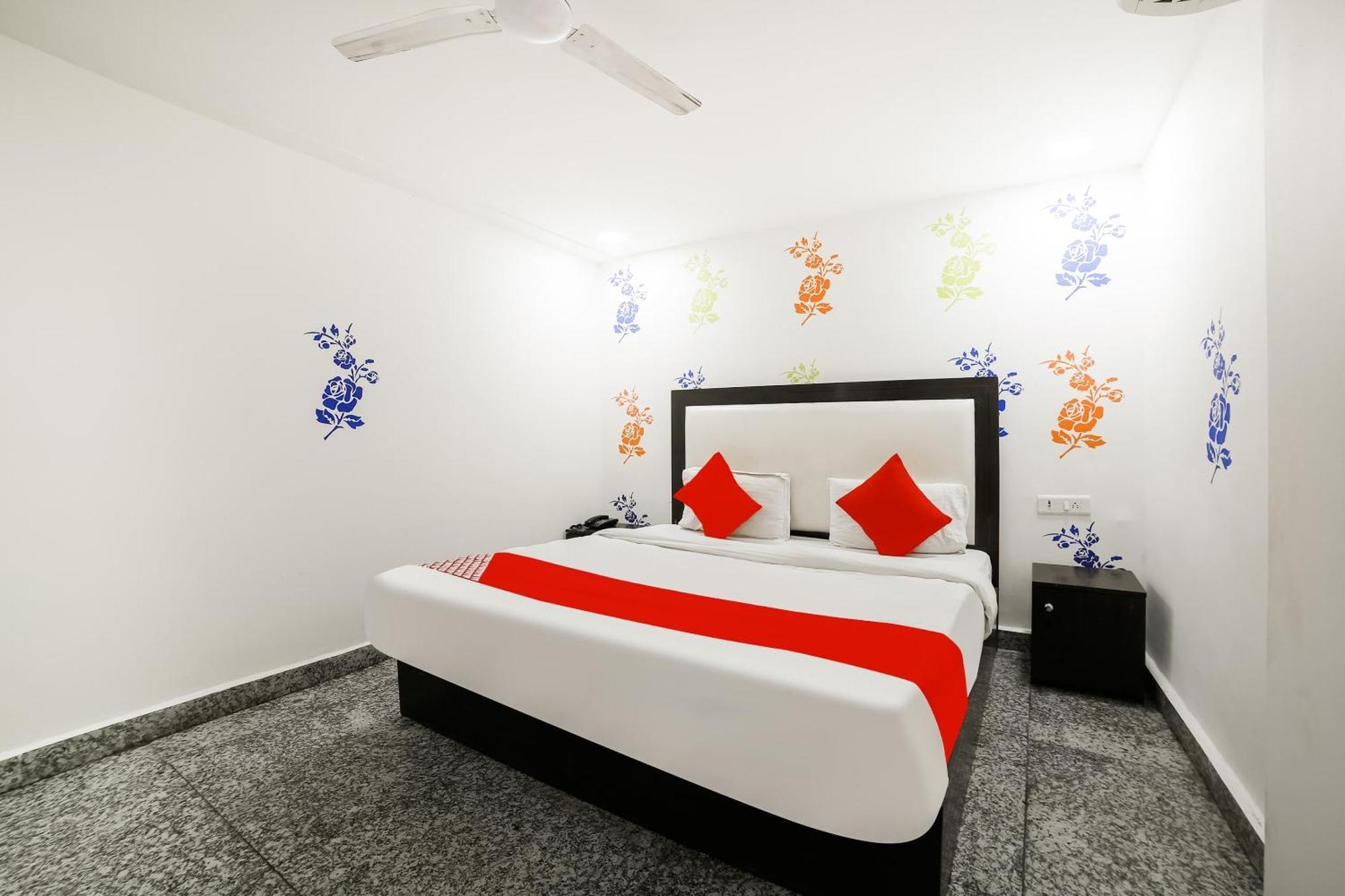 My Comfortable Hotel Új-Delhi Kültér fotó