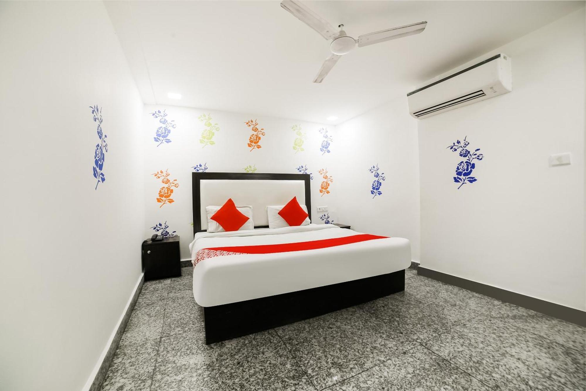 My Comfortable Hotel Új-Delhi Kültér fotó