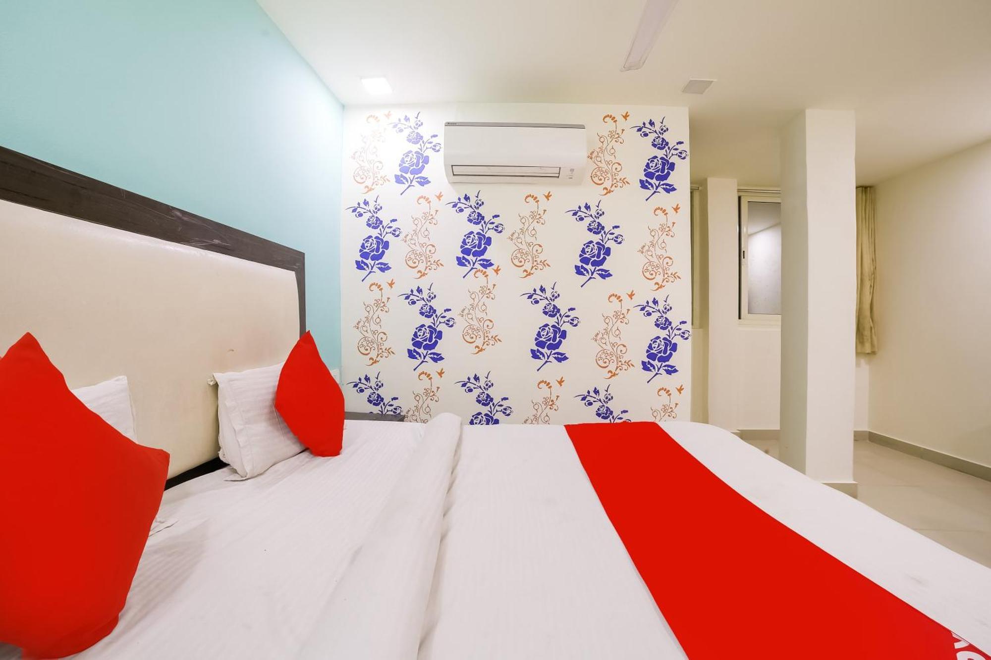 My Comfortable Hotel Új-Delhi Kültér fotó