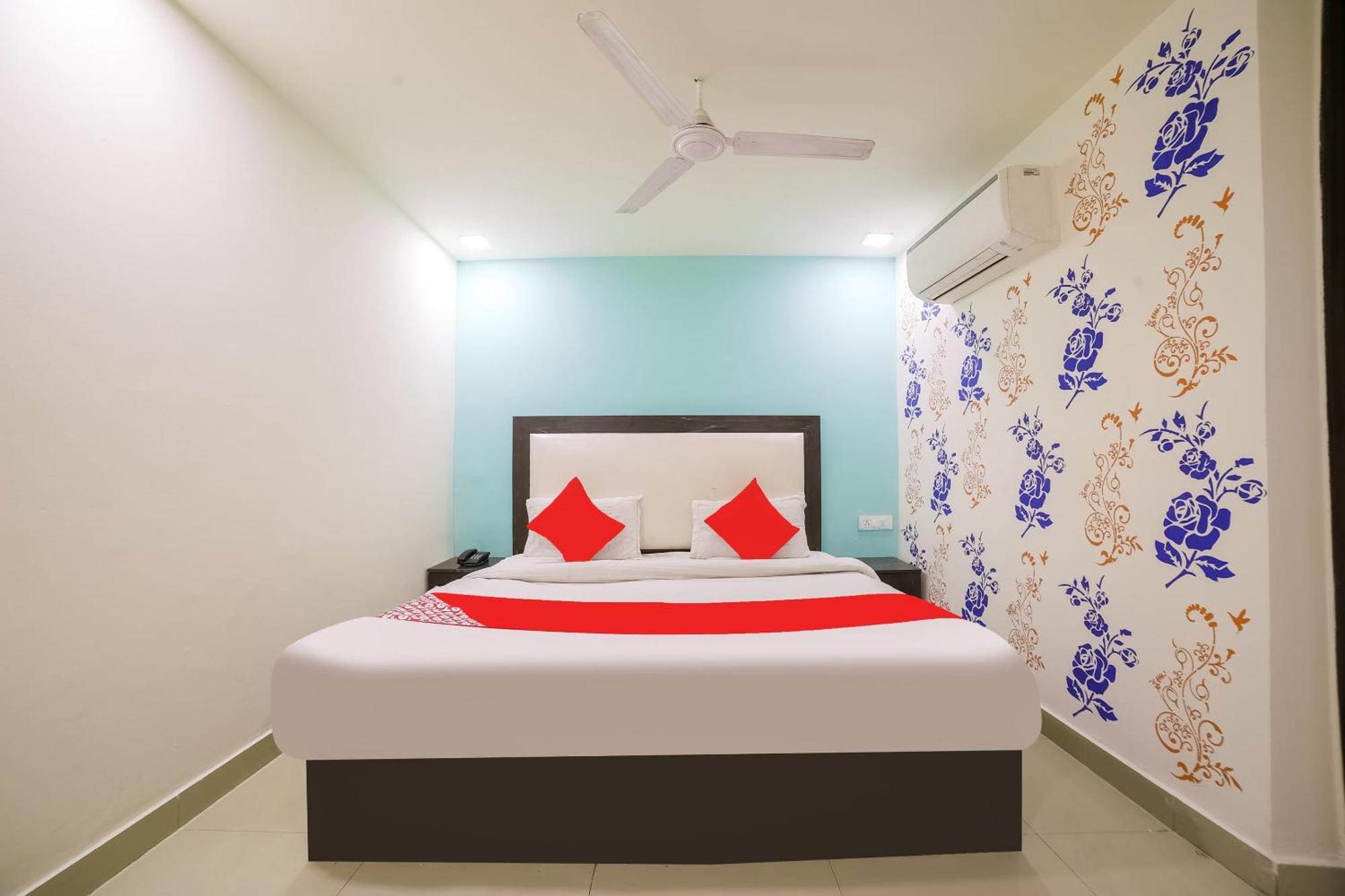 My Comfortable Hotel Új-Delhi Kültér fotó