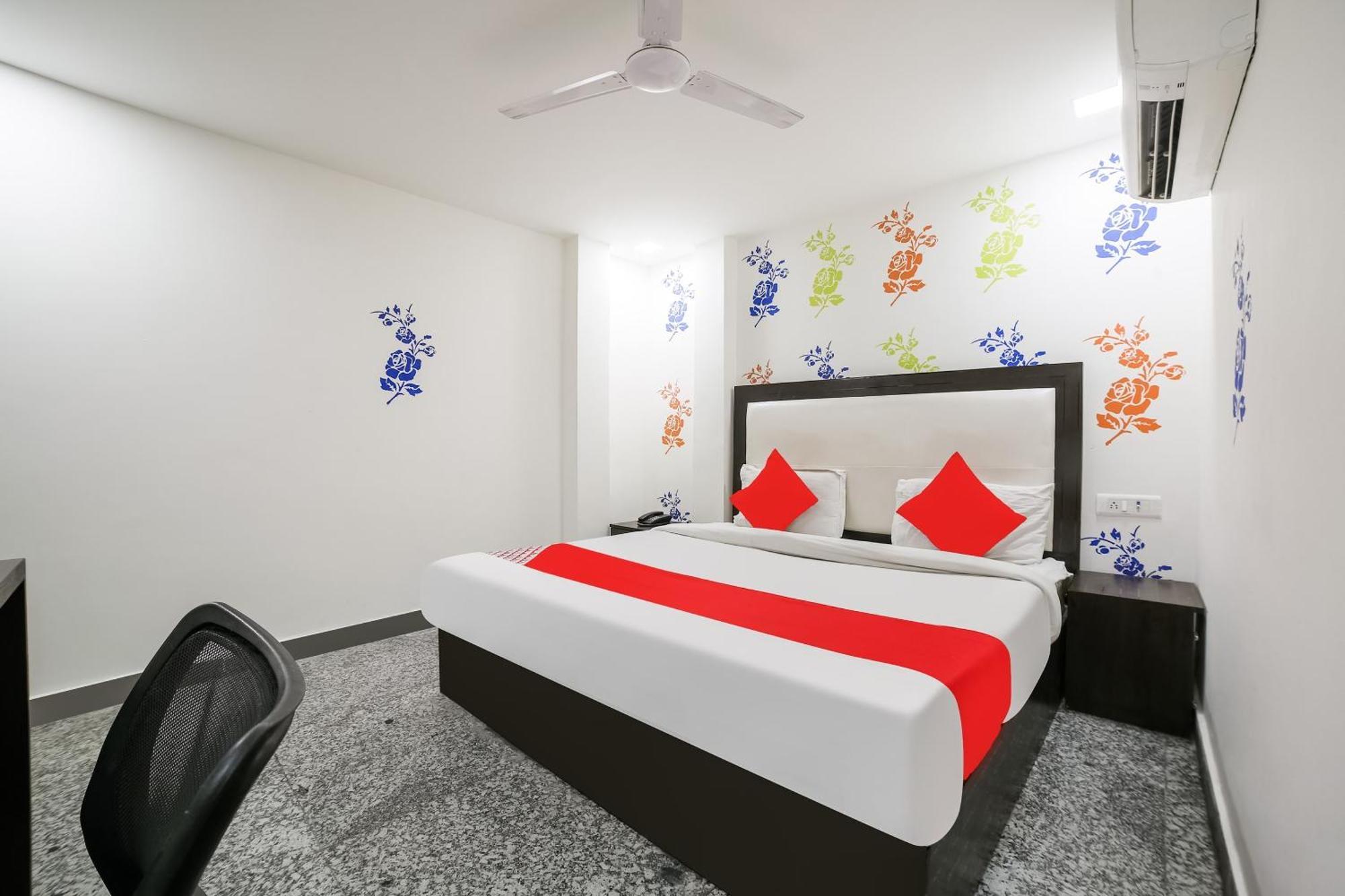 My Comfortable Hotel Új-Delhi Kültér fotó