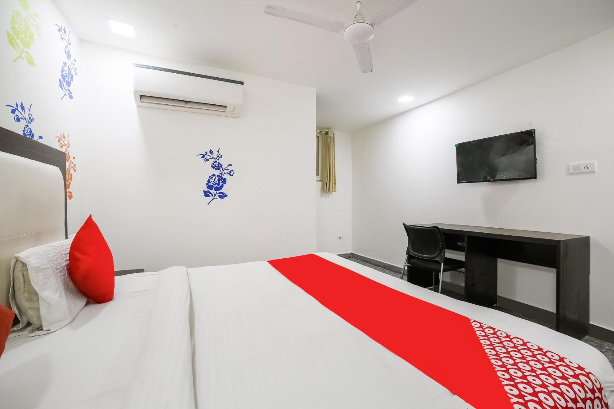 My Comfortable Hotel Új-Delhi Kültér fotó